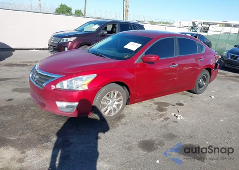 2015 Nissan Altima 2.5 S из США, поврежденный, VIN 1N4AL3AP2FN383806